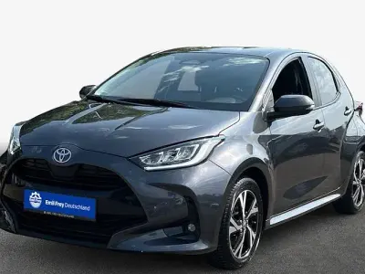 Gebraucht Toyota Yaris Hybrid Team 116 PS (85 kW) 2024 Grau Limousine