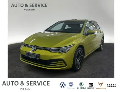 Gebraucht VW Golf VIII Life 131 PS (96 kW) 2020 Gelb Limousine
