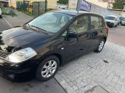 Gebraucht Nissan Tiida Tekna 110 PS (80 kW) 2009 Schwarz Kleinwagen