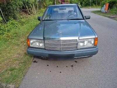 Occasion Mercedes 190 116 ch (85 kW) 1991 Vert Berline