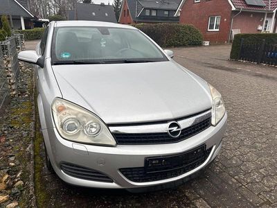 Second-hand Opel Astra GTC 90 CP (66 kW) 2008 Argintiu Coupe