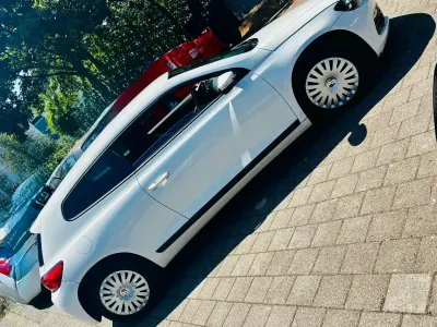 Gebraucht VW Scirocco Sport 140 PS (102 kW) 2010 Weiß Coupé