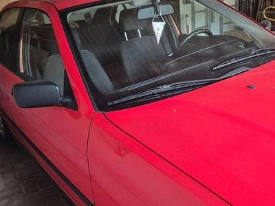 Gebraucht BMW 316 102 PS (75 kW) 1992 Rot Limousine