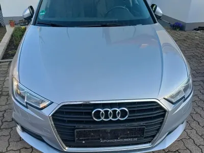 Gebraucht Audi A3 116 PS (85 kW) 2019 Silber Limousine