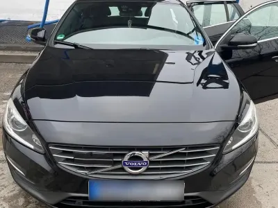 Gebraucht Volvo V60 181 PS (133 kW) 2014 Schwarz Kombi