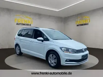 Gebraucht VW Touran Comfortline 116 PS (85 kW) 2019 Weiß Van / Kleinbus