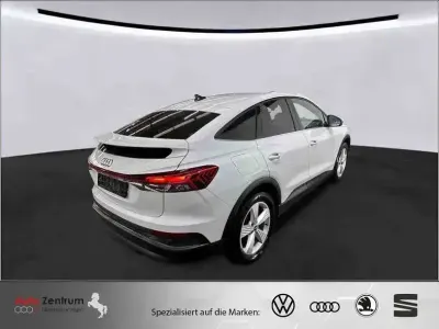 Second-hand Audi Q4 Sportback e-tron Comfort 150 kW (204 CP) 2023 Alb SUV