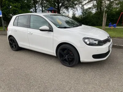 Gebraucht VW Golf VI Comfortline 122 PS (89 kW) 2009 Weiß Kleinwagen