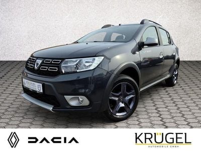 Gebraucht Dacia Sandero Celebration 90 PS (66 kW) 2018 Kometengrau metallic Kleinwagen