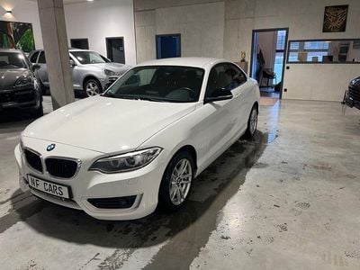 Weiß Gebraucht 2014 BMW 220 Sport Line Coupé | 13.990 € (Fairer Preis)