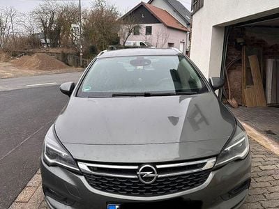 Gebraucht Opel Astra Edition 110 PS (80 kW) 2018 Grau Kombi