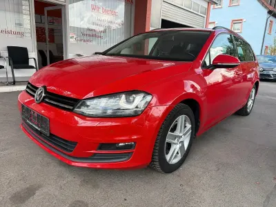Gebraucht VW Golf VII Trendline 105 PS (77 kW) 2015 Rot Kombi