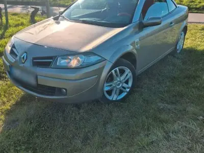 Usata Renault Mégane Coupé 135 CV (99 kW) 2009 Marrone Coupé