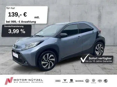 Neu Toyota Aygo X 72 PS (52 kW) 2025 Celestite grey (1k3)/ black mi SUV