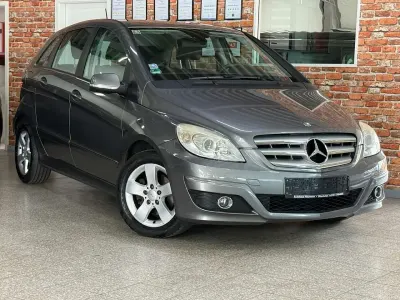 Gebraucht Mercedes B200 136 PS (100 kW) 2009 Mountaingrau Van / Kleinbus