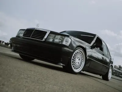Używany Mercedes 190 122 KM (89 kW) 1989 Czarny Sedan/Limuzyna