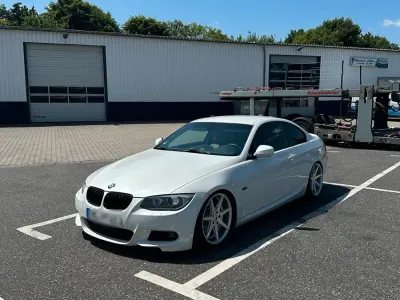 Gebraucht BMW 330 M Sport 245 PS (180 kW) 2012 Weiß Coupé