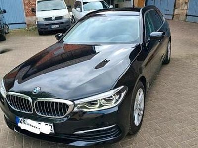 Schwarz Gebraucht 2019 BMW 520 Luxury Line Kombi | 19.250 € (Guter Preis)
