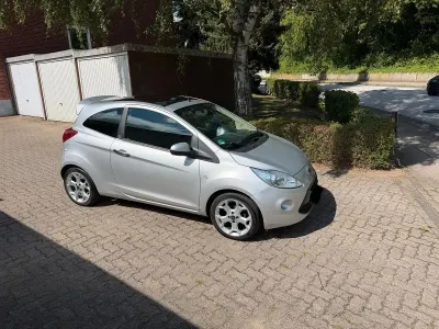 Gebraucht Ford Ka Titanium 69 PS (50 kW) 2013 Silber Kleinwagen