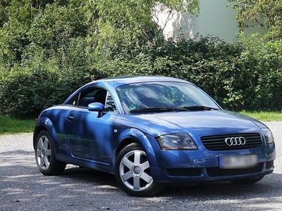 Usado Audi TT Design 179 HP (131 kW) 1999 Azul Coupé