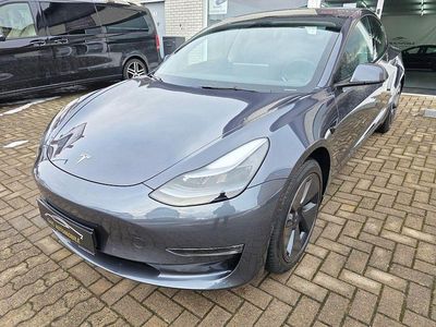Weiß Gebraucht 2022 Tesla Model 3 Limousine | 32.130 € (Fairer Preis)