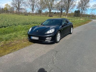 Second-hand Porsche Panamera 300 CP (220 kW) 2011 Negru Hatchback
