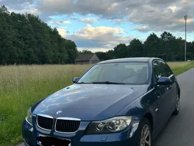 Gebraucht BMW 320 150 PS (110 kW) 2006 Blau Limousine