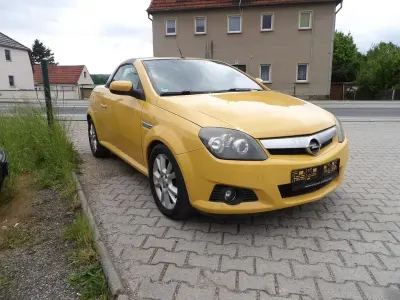 Gebraucht Opel Tigra Sport 125 PS (91 kW) 2004 Yellow punch Cabrio