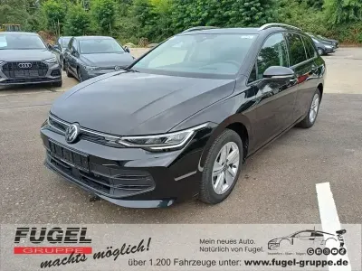 Gebraucht VW Golf VIII Life 150 PS (110 kW) 2024 Grenadillschwarz metallic Kombi