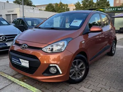 Gebraucht Hyundai i10 Edition 67 PS (49 kW) 2015 Orange Kleinwagen