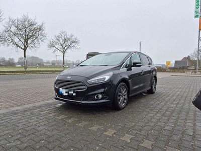 Schwarz Gebraucht 2015 Ford S-MAX Titanium Van / Kleinbus | 8.800 € (Fairer Preis)