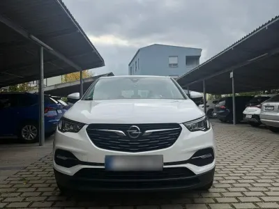 Używany Opel Grandland X Edition 131 KM (96 kW) 2020 Biały SUV