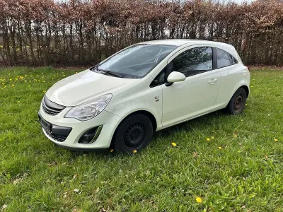 Brugt Opel Corsa 87 HK (63 kW) 2012 Beige Hatchback