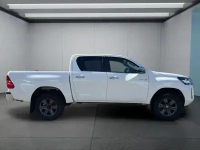 Gebraucht Toyota HiLux 150 PS (110 kW) 2022 Weiß Pickup