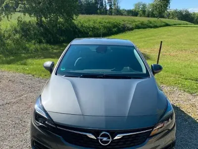 Używany Opel Astra Elegance 131 KM (96 kW) 2020 Szary Sedan/Limuzyna