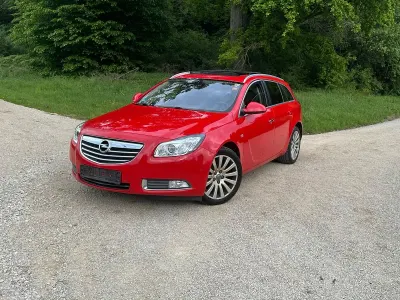 Gebraucht Opel Insignia 160 PS (117 kW) 2011 Rot Kombi