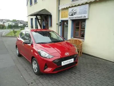 Neu Hyundai i10 63 PS (46 kW) 2026 Dragon red Kleinwagen