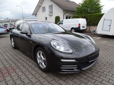 Porsche Panamera 4