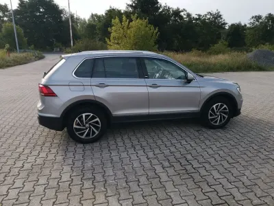Gebraucht VW Tiguan 125 PS (91 kW) 2018 Silber SUV
