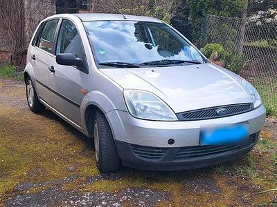 Second-hand Ford Fiesta 60 CP (44 kW) 2003 Gri Hatchback