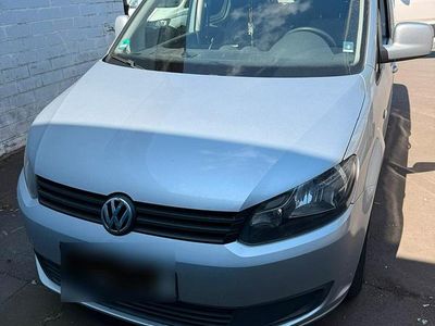 Second-hand VW Caddy 102 CP (75 kW) 2013 Argintiu Monovolum