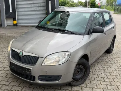Gebraucht Skoda Fabia Classic 69 PS (50 kW) 2009 Beige Limousine