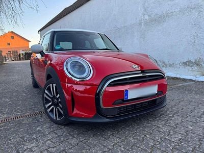 Rot Gebraucht 2021 Mini ONE Classic Kleinwagen | 18.400 € (Fairer Preis)