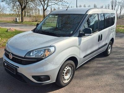 Usata Fiat Doblò 90 CV (66 kW) 2015 Argento Monovolume