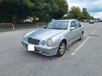 Mercedes E270