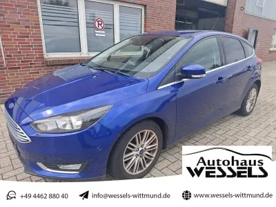 Gebraucht Ford Focus Titanium 125 PS (91 kW) 2016 Blau Limousine