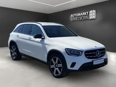 Second-hand Mercedes GLC300e Night 320 CP (235 kW) 2022 Alb SUV