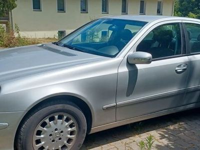 Mercedes E320