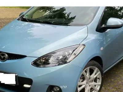 Gebraucht Mazda 2 Inclusive 103 PS (75 kW) 2009 Blau Kleinwagen