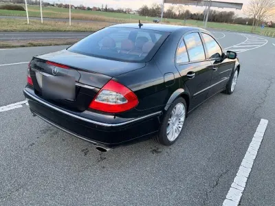 Gebraucht Mercedes E500 Sport 387 PS (284 kW) 2006 Schwarz Limousine